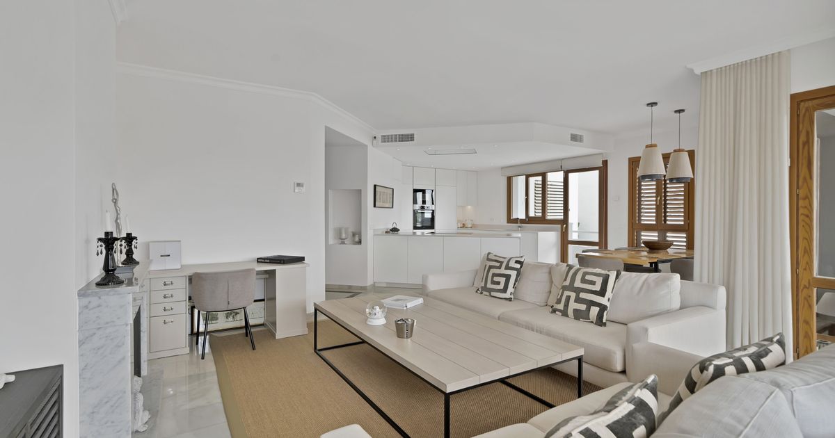 Apartment in Nueva Andalucia, Los Naranjos, Nueva Andalucia, 3/12