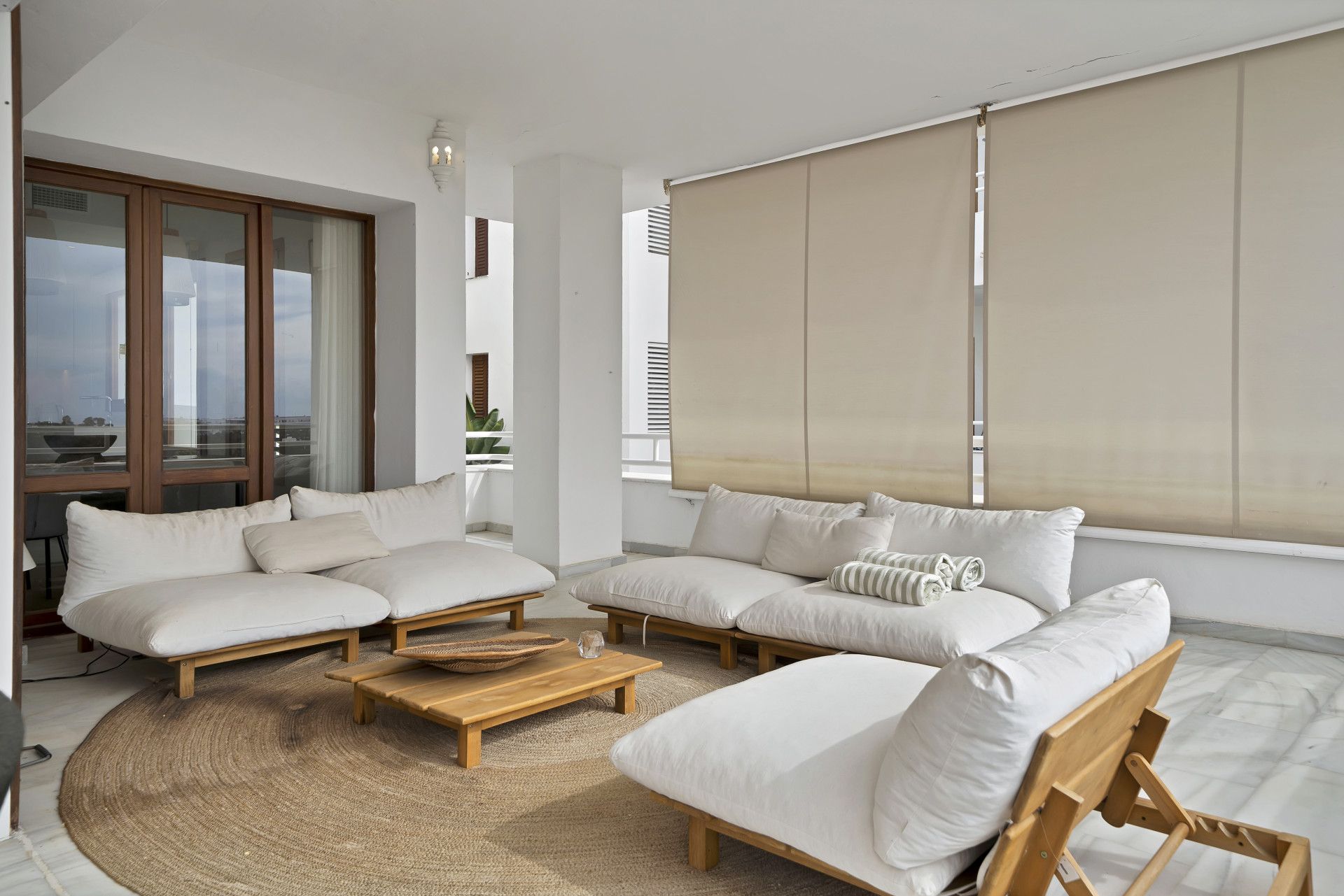 Apartment in Nueva Andalucia, Los Naranjos, Nueva Andalucia, 8/12