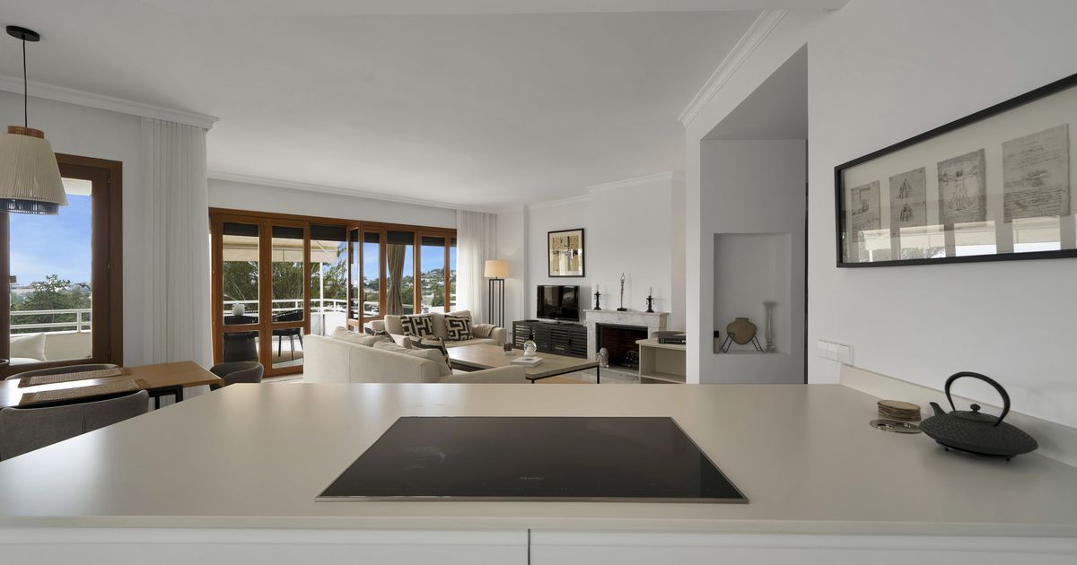 Apartment in Nueva Andalucia, Los Naranjos, Nueva Andalucia, 10/12