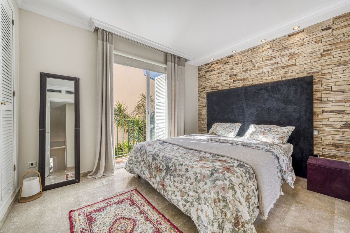 Townhouse in Marbella, Marbella, 12/12