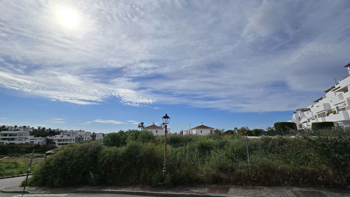 Residential Plot in Estepona, Estepona, 12/12