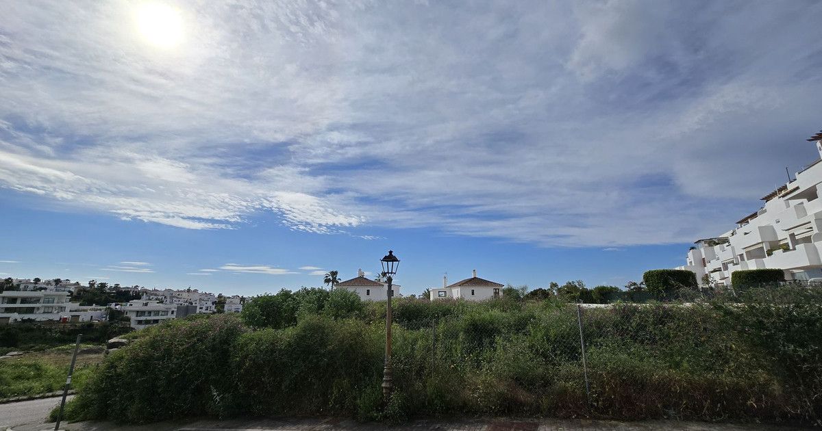 Residential Plot in Estepona, Estepona, 12/12