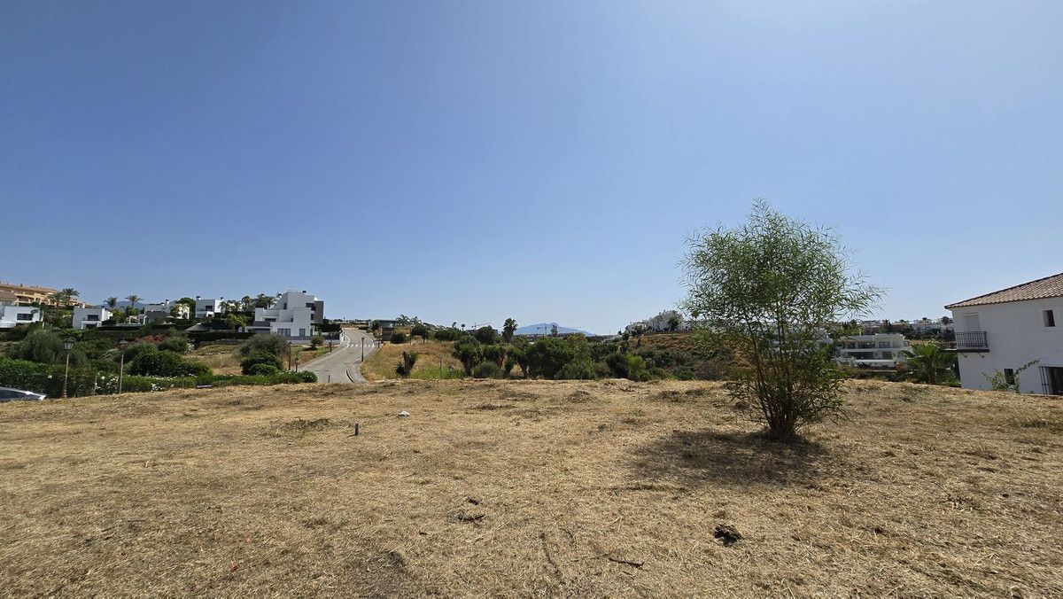 Residential Plot in Estepona, Estepona, 3/12