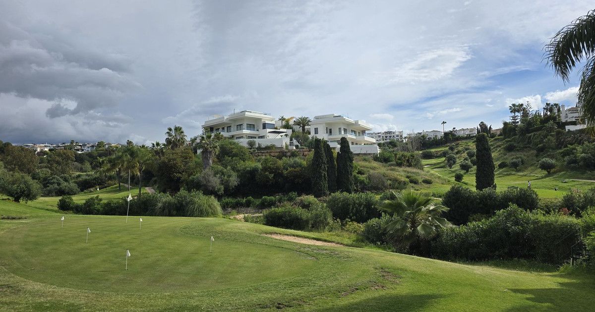 Residential Plot in Estepona, Estepona, 5/12