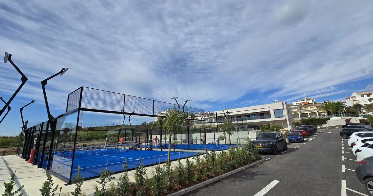 Residential Plot in Estepona, Estepona, 10/12