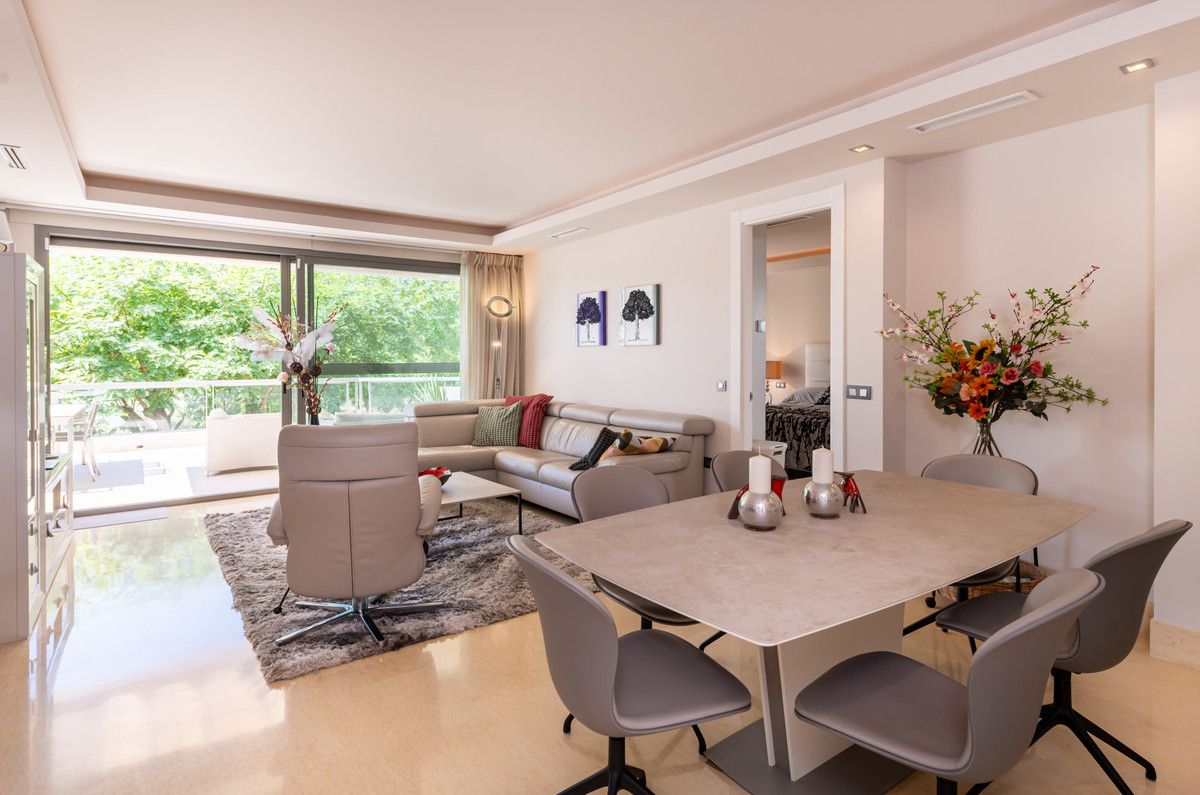 Apartamento en Planta Baja en Benahavís, Benahavís, 6/12
