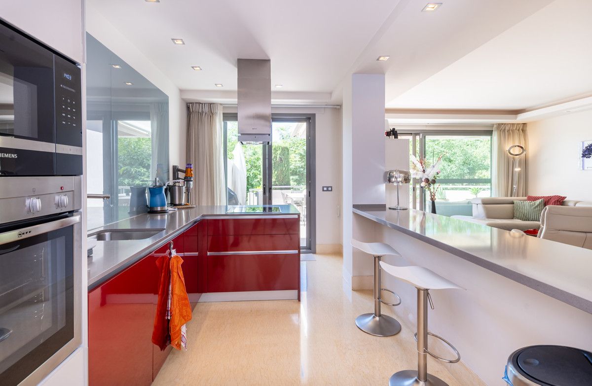 Apartamento en Planta Baja en Benahavís, Benahavís, 10/12