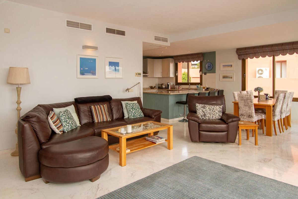 Middle Floor Apartment in La Mairena, La Mairena, 10/12