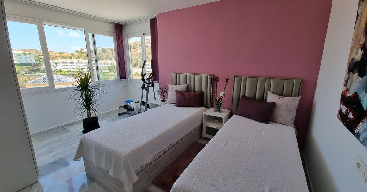 Townhouse in Calahonda, Calahonda, 12/12