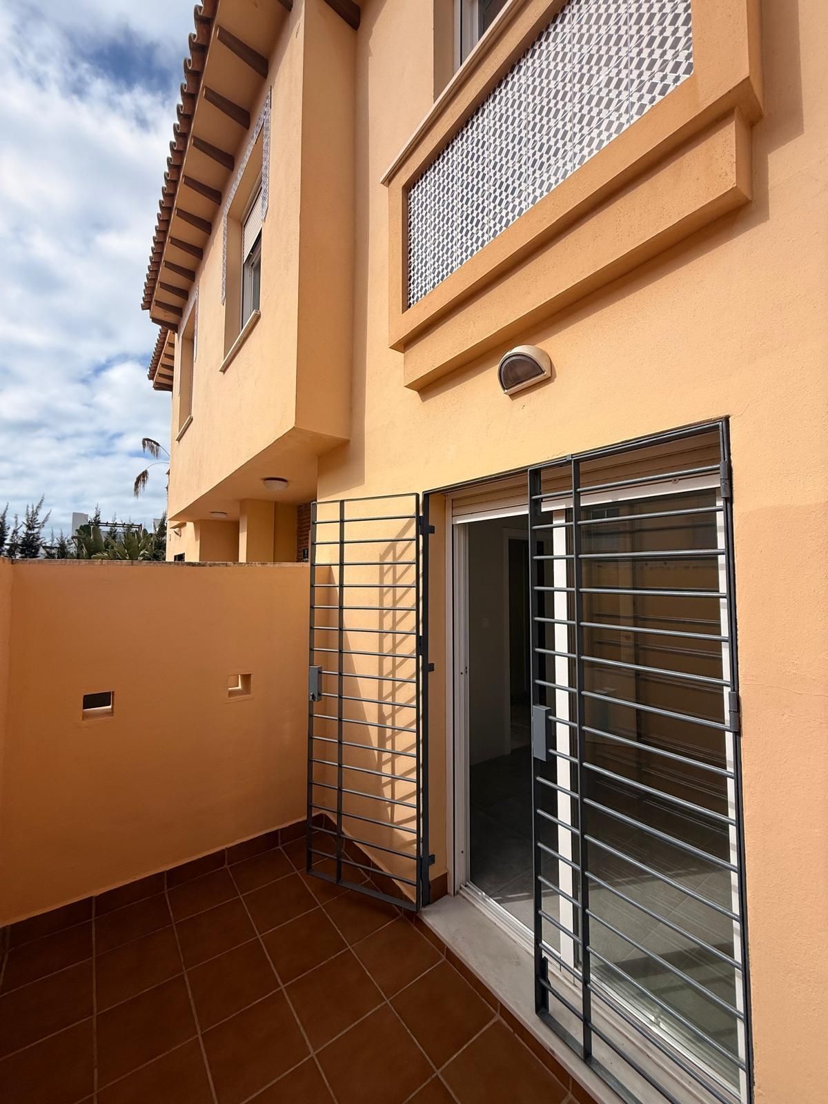 Semi-Detached House in Calahonda, Calahonda, 7/12