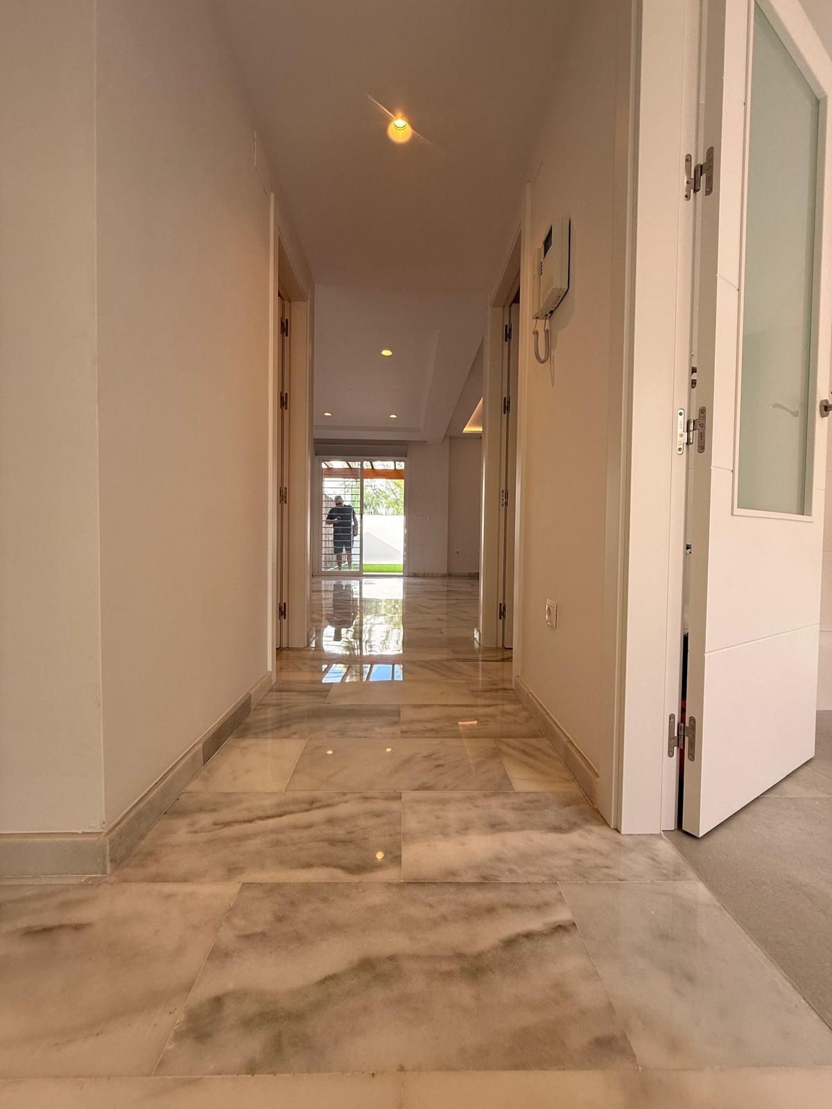 Semi-Detached House in Calahonda, Calahonda, 9/12