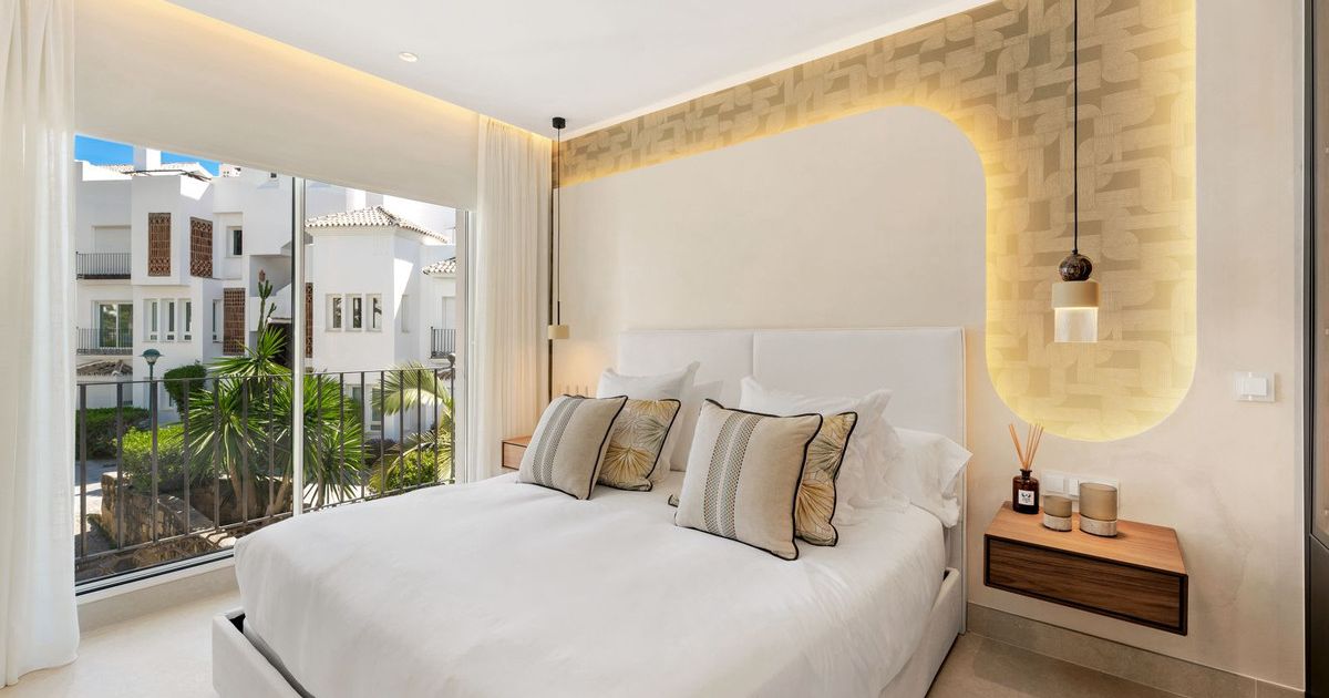 Apartament na środkowym piętrze w Marbella, Marbella, 10/12