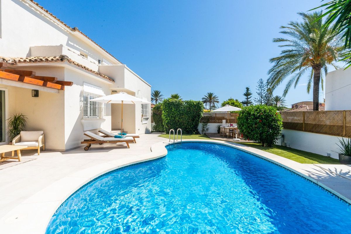 Detached Villa in Marbesa, Marbesa, 1/12