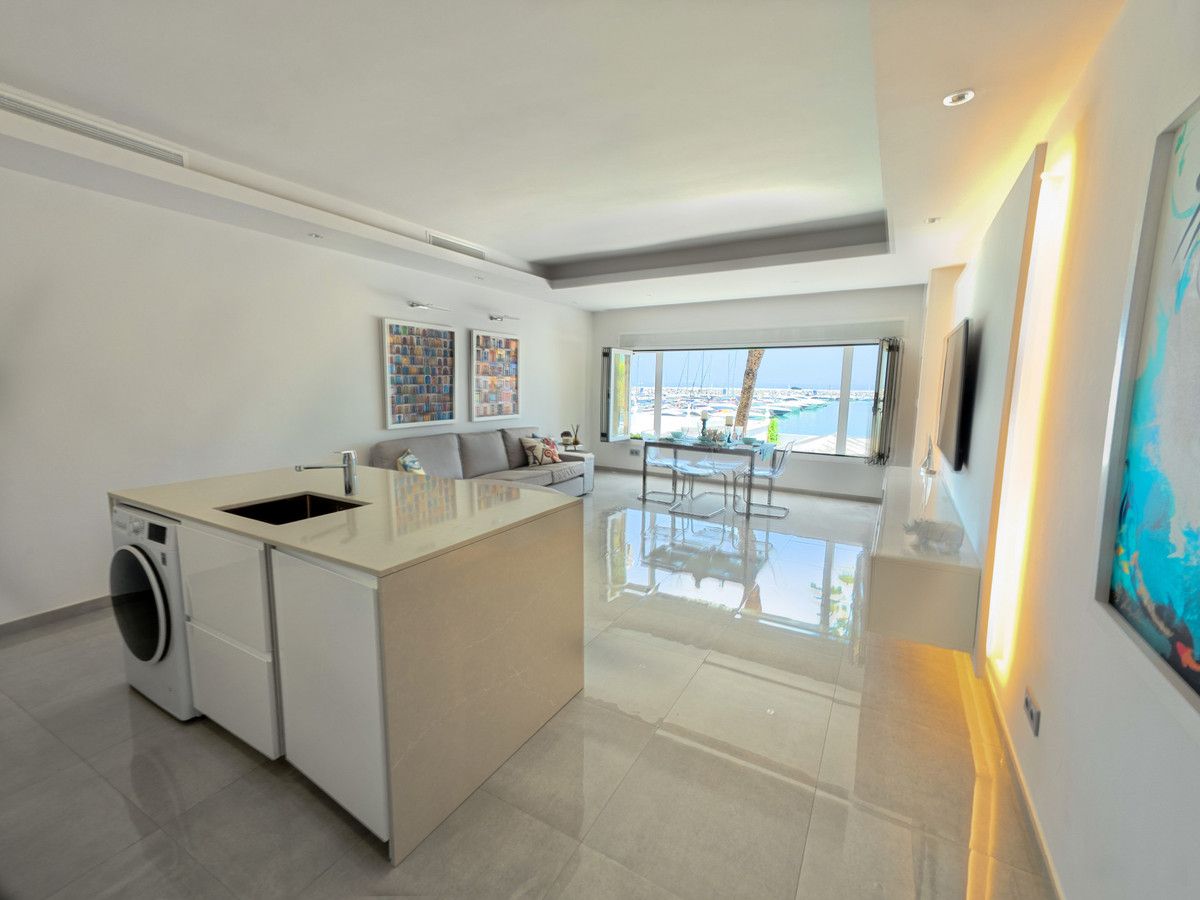 Appartement à l'étage intermédiaire à Puerto Banús, Puerto Banús, 4/12