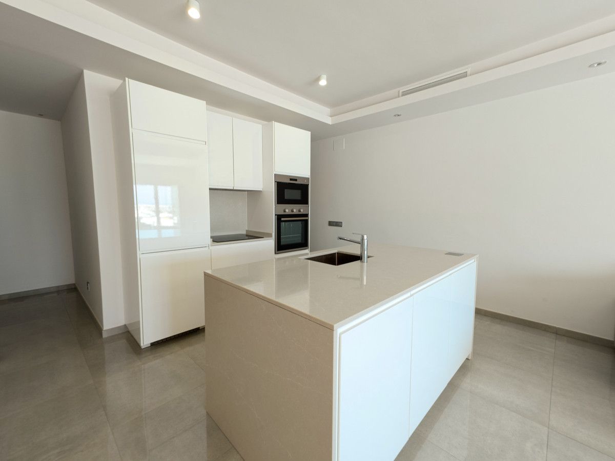 Appartement à l'étage intermédiaire à Puerto Banús, Puerto Banús, 6/12