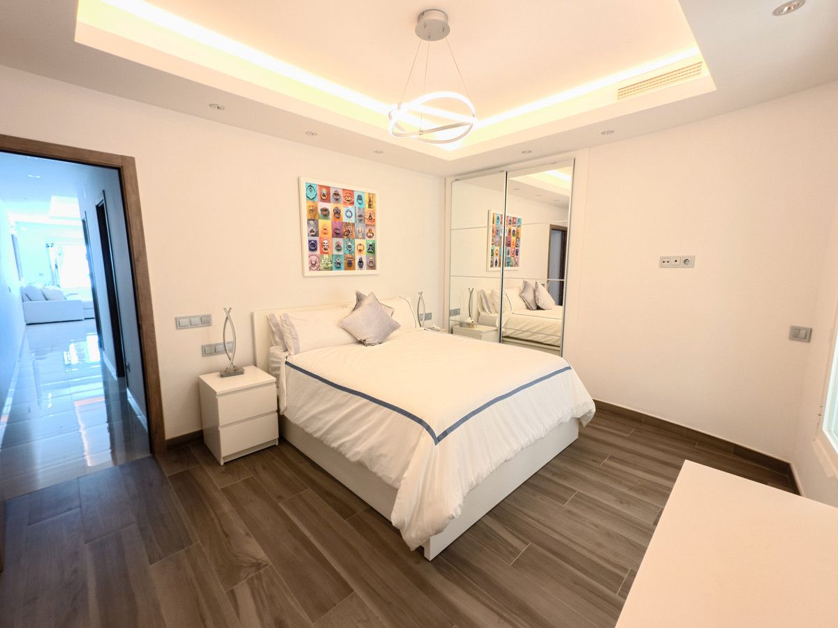 Appartement à l'étage intermédiaire à Puerto Banús, Puerto Banús, 9/12