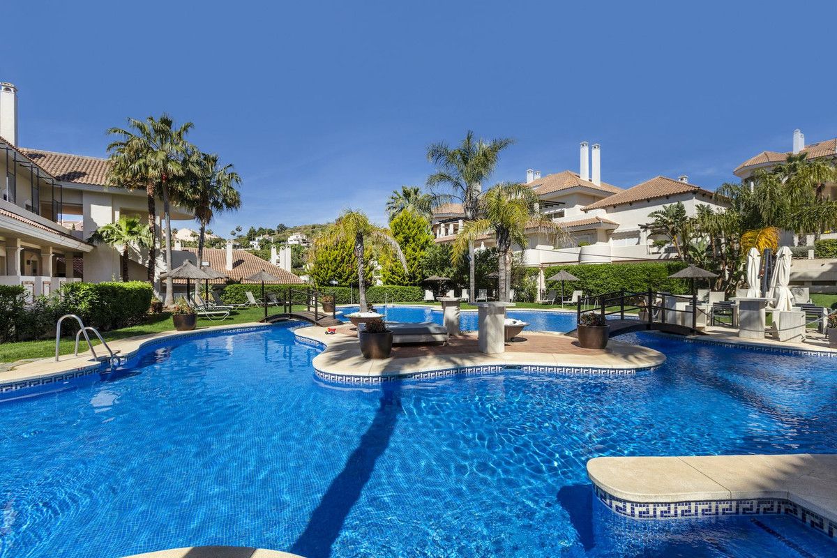 Appartement en étage intermédiaire à Nueva Andalucía, Nueva Andalucía, 1/12