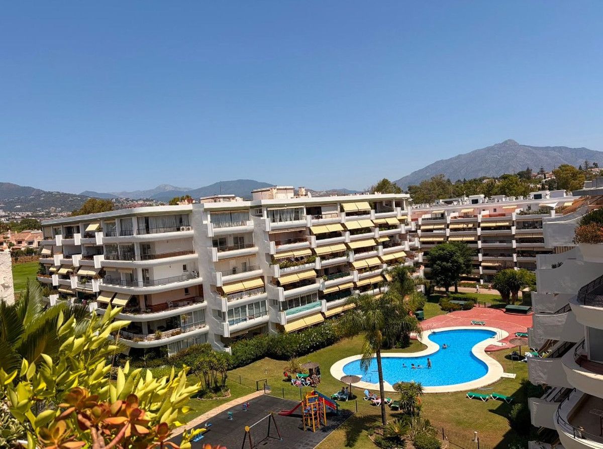 Middle Floor Apartment in Guadalmina Alta, Guadalmina Alta, 10/12