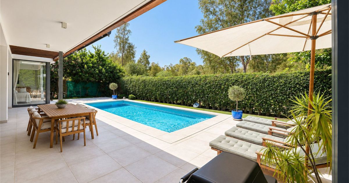 Friliggande villa i Estepona, Estepona, 5/12