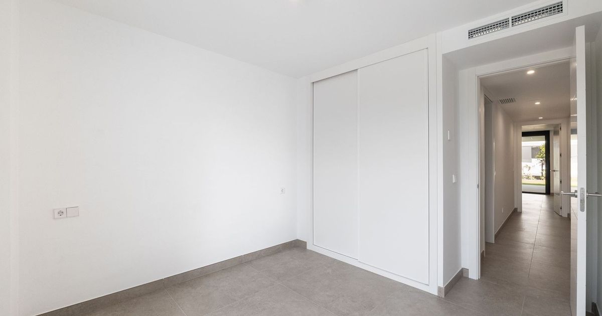 Apartamento en planta baja en Estepona, Estepona, 12/12