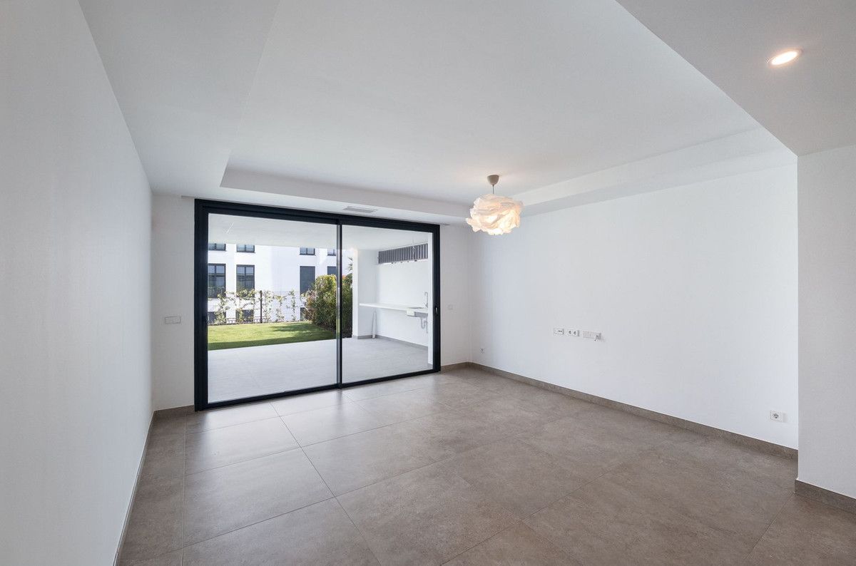 Apartamento en planta baja en Estepona, Estepona, 4/12