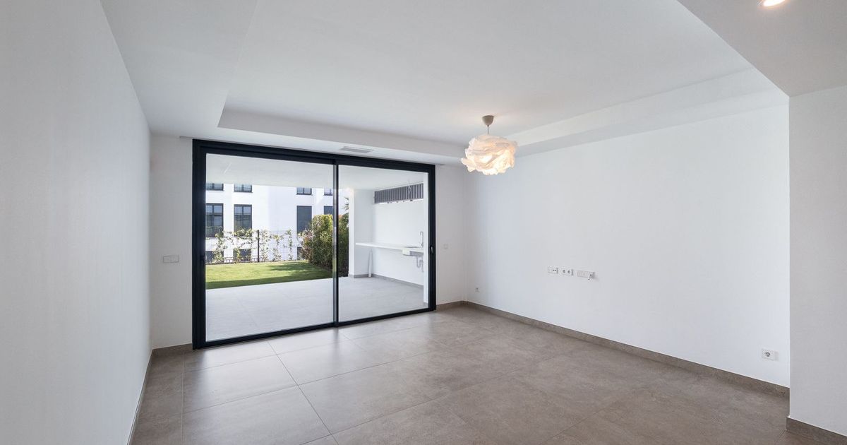 Apartamento en planta baja en Estepona, Estepona, 4/12