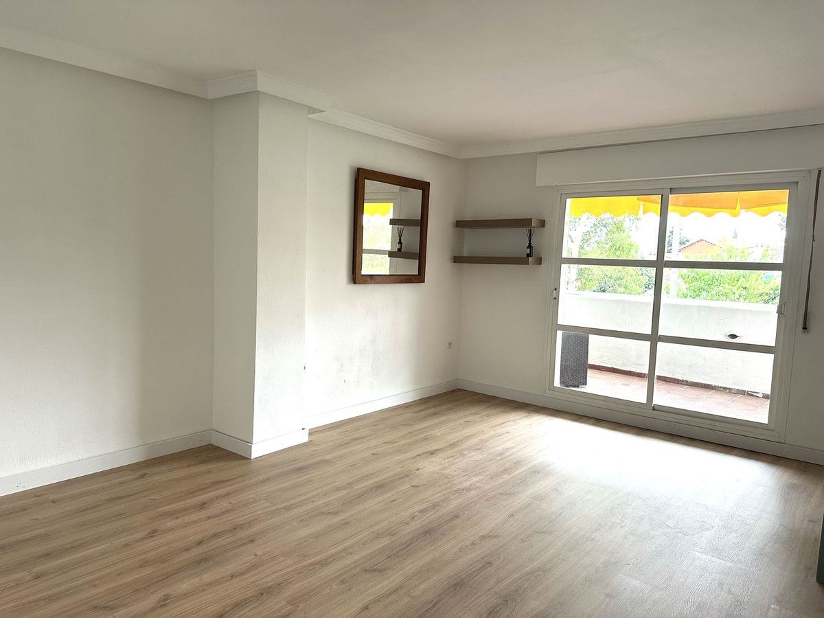 Appartement à un étage intermédiaire à Nueva Andalucía, Nueva Andalucía, 8/10