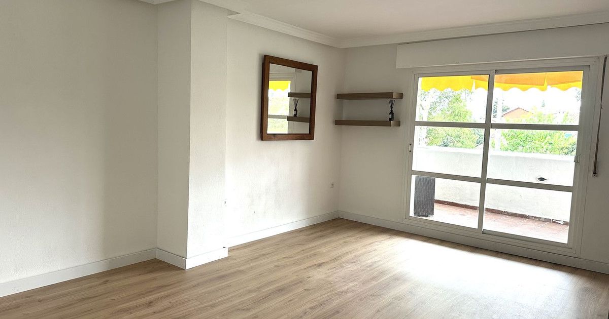 Appartement à un étage intermédiaire à Nueva Andalucía, Nueva Andalucía, 8/10