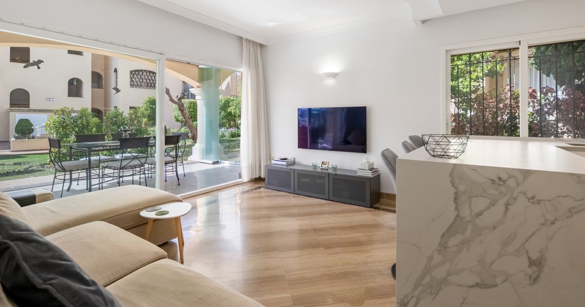 Apartamento en planta baja en Marbella East, Hacienda Elviria, Marbella East, 8/12