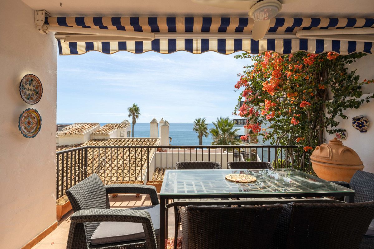 Middle Floor Apartment in Calahonda, Calahonda, 1/12