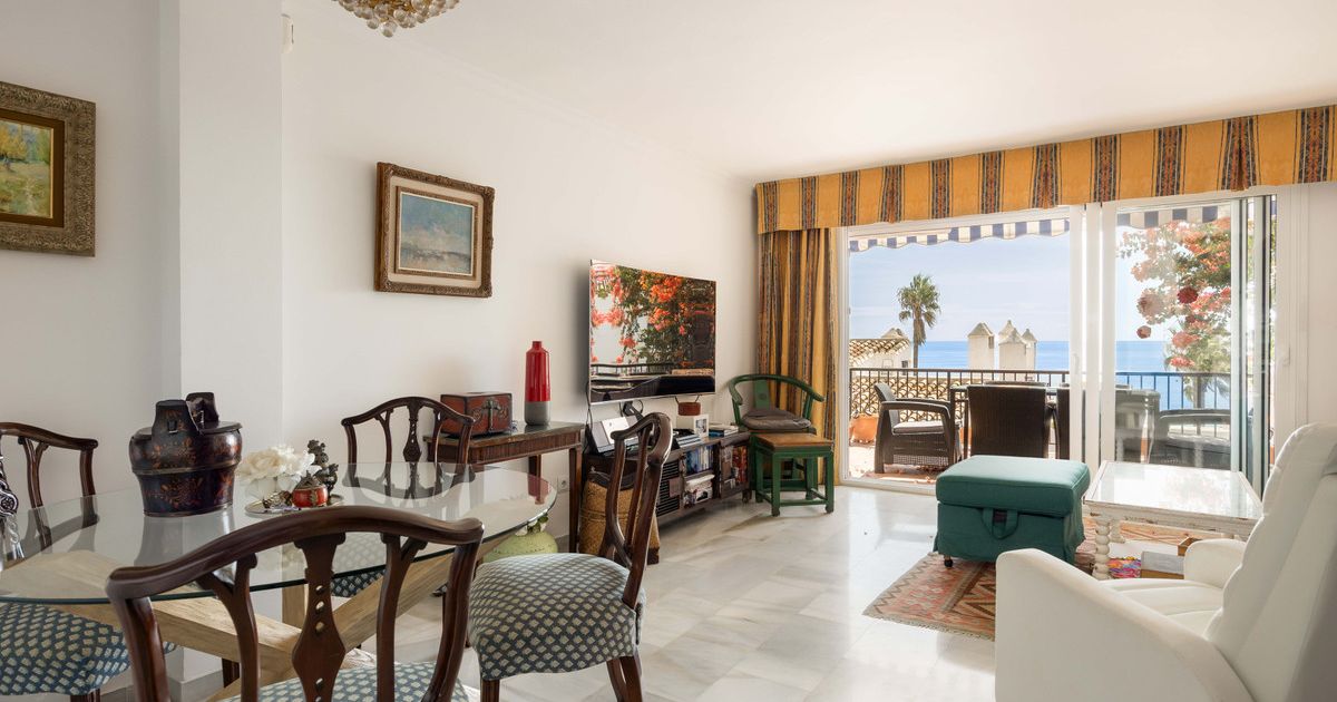 Middle Floor Apartment in Calahonda, Calahonda, 2/12