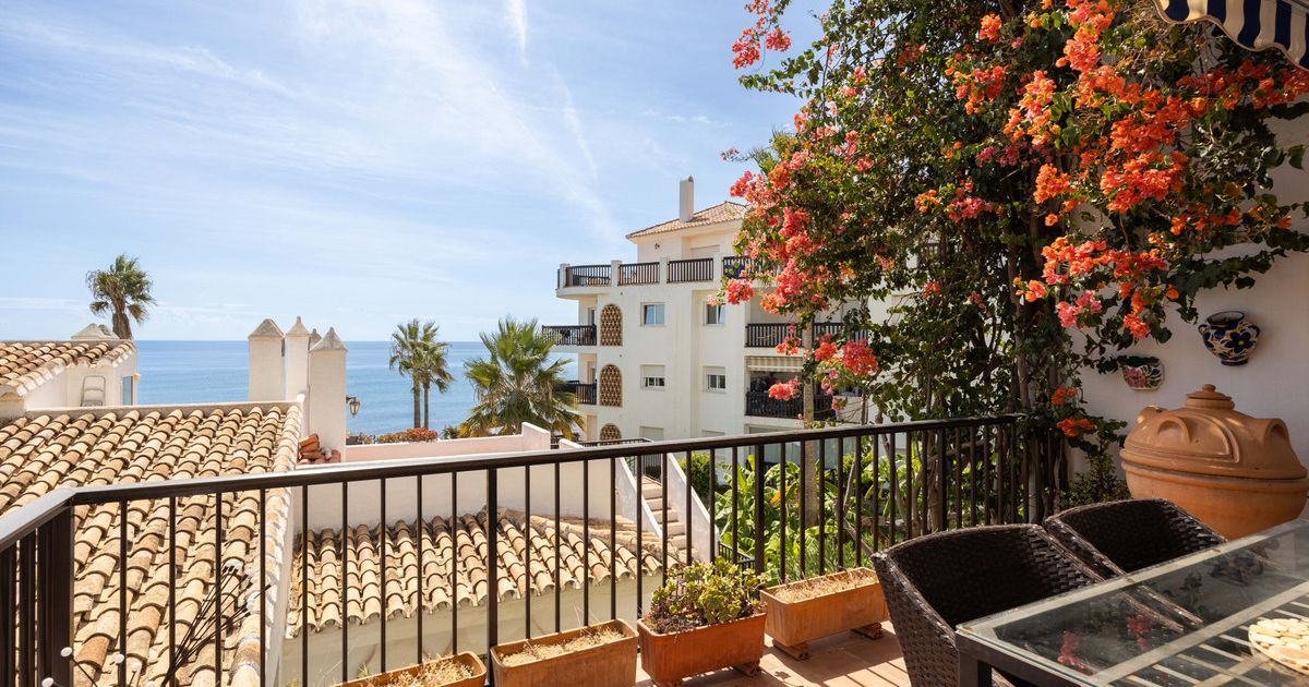 Middle Floor Apartment in Calahonda, Calahonda, 12/12