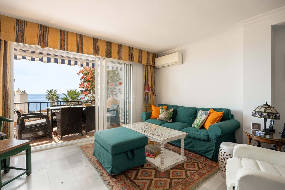 Middle Floor Apartment in Calahonda, Calahonda, 3/12