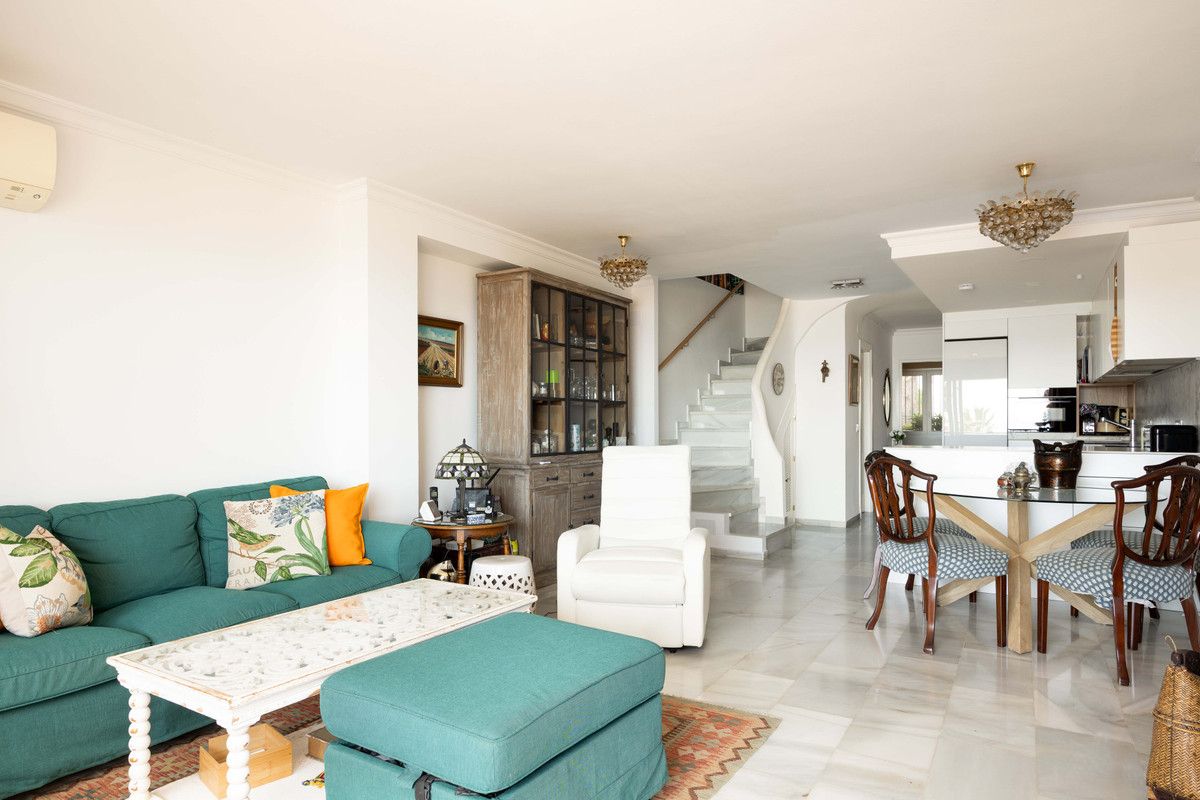 Middle Floor Apartment in Calahonda, Calahonda, 5/12