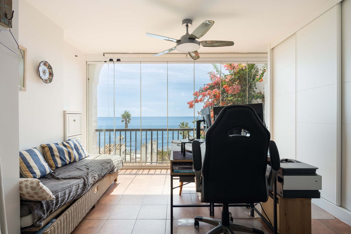 Middle Floor Apartment in Calahonda, Calahonda, 10/12
