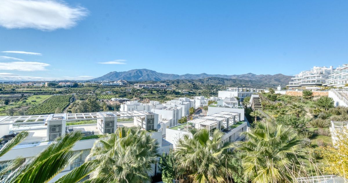 Квартира на первом этаже в Estepona, Estepona, 2/12