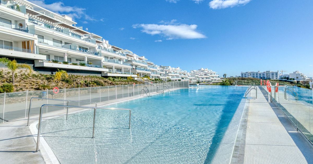 Квартира на первом этаже в Estepona, Estepona, 4/12