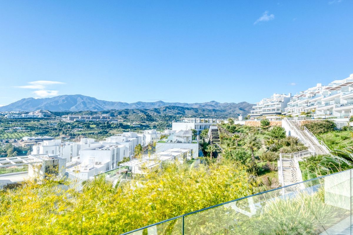 Квартира на первом этаже в Estepona, Estepona, 9/12