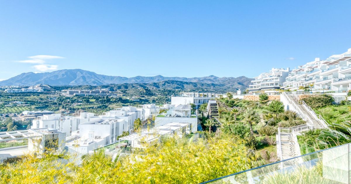 Квартира на первом этаже в Estepona, Estepona, 9/12
