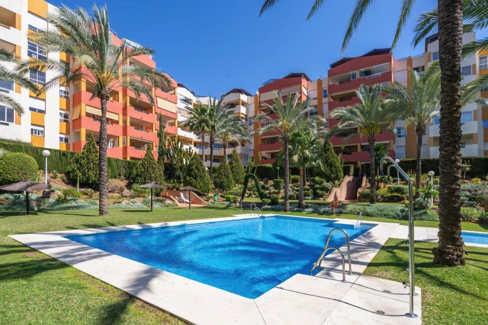 Apartment in Estepona, Nueva Atalaya, Estepona, 1/12