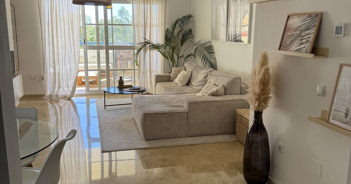 Apartment in Estepona, Nueva Atalaya, Estepona, 4/12