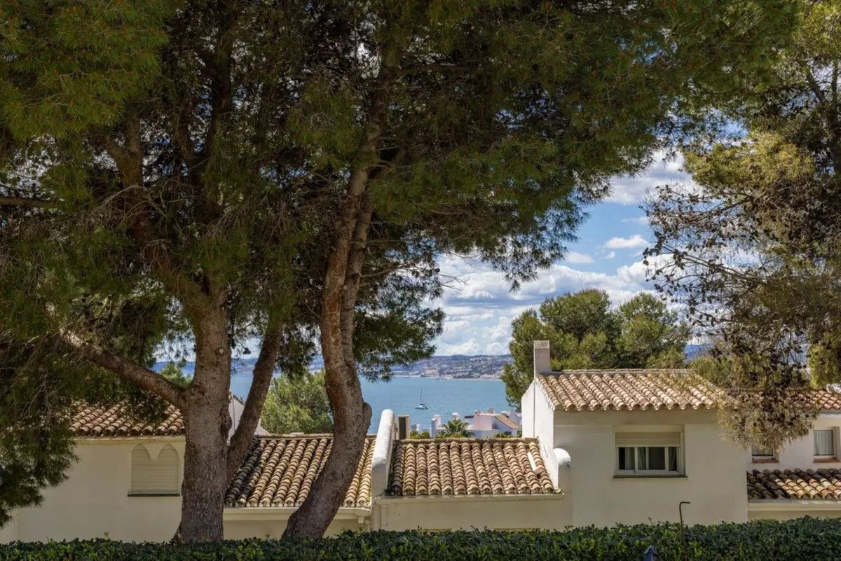 Ground Floor Apartment in Estepona, Estepona, 1/12