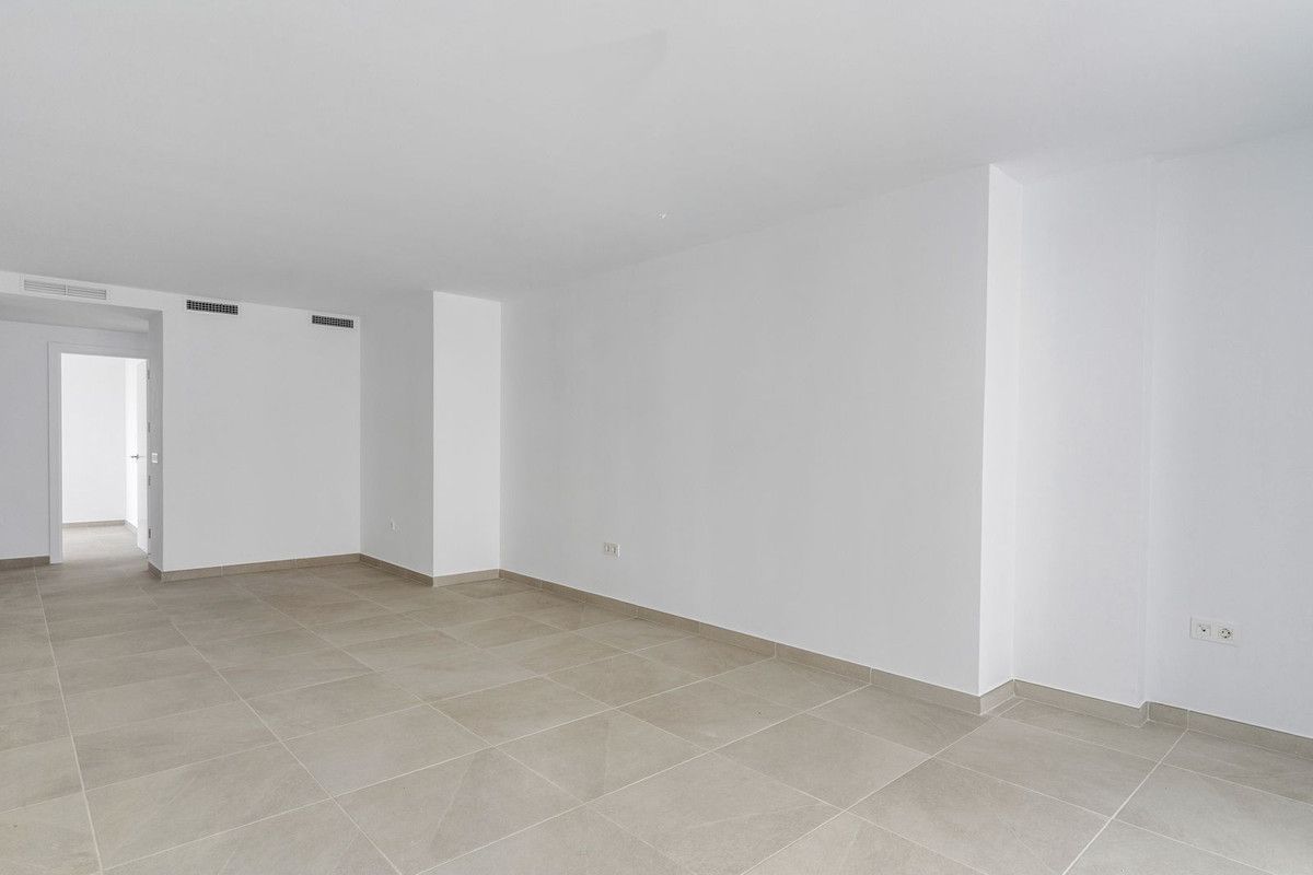 Middle Floor Apartment in La Cala de Mijas, La Cala de Mijas, 9/12