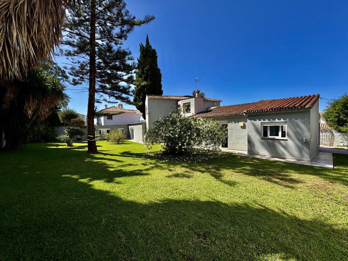 Fristående villa i Cabopino, Cabopino, 7/12