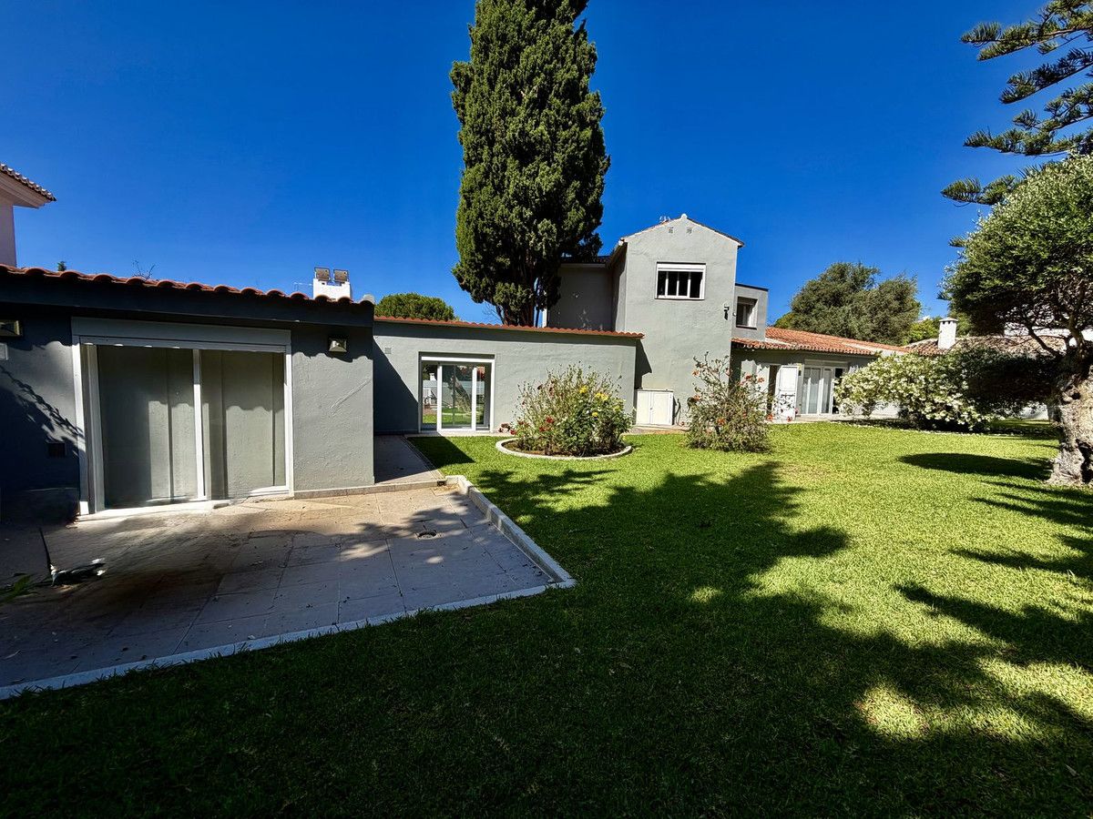 Fristående villa i Cabopino, Cabopino, 10/12