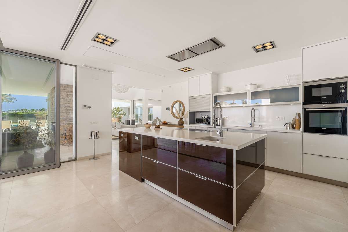 Villa in Marbella, Marbella, 5/12