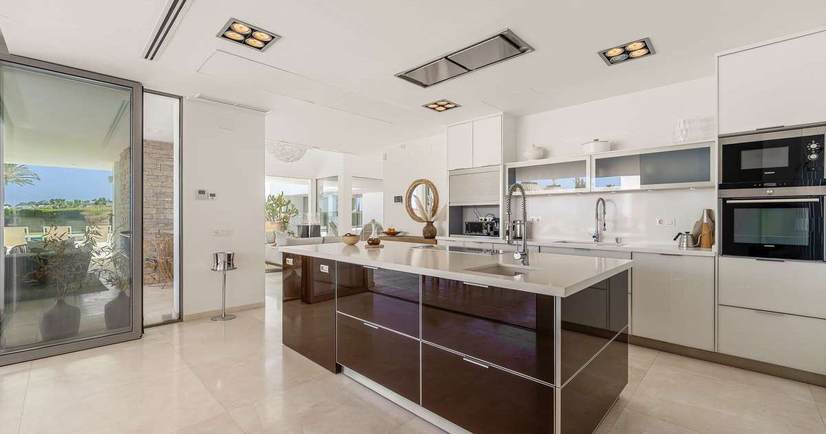 Villa in Marbella, Marbella, 5/12