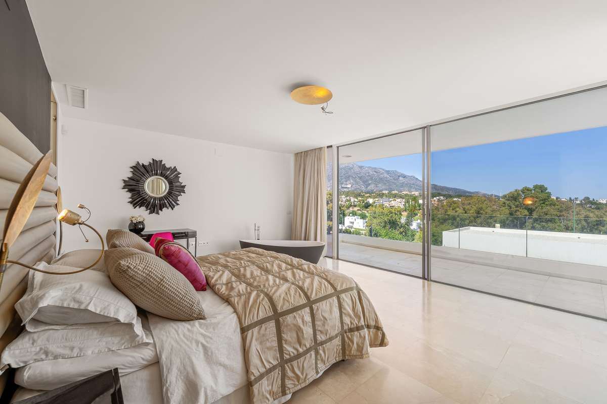 Villa in Marbella, Marbella, 10/12