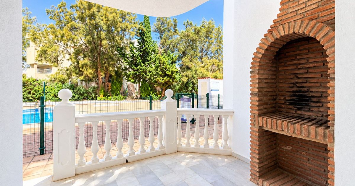 Erdgeschosswohnung in Estepona, Estepona, 2/12