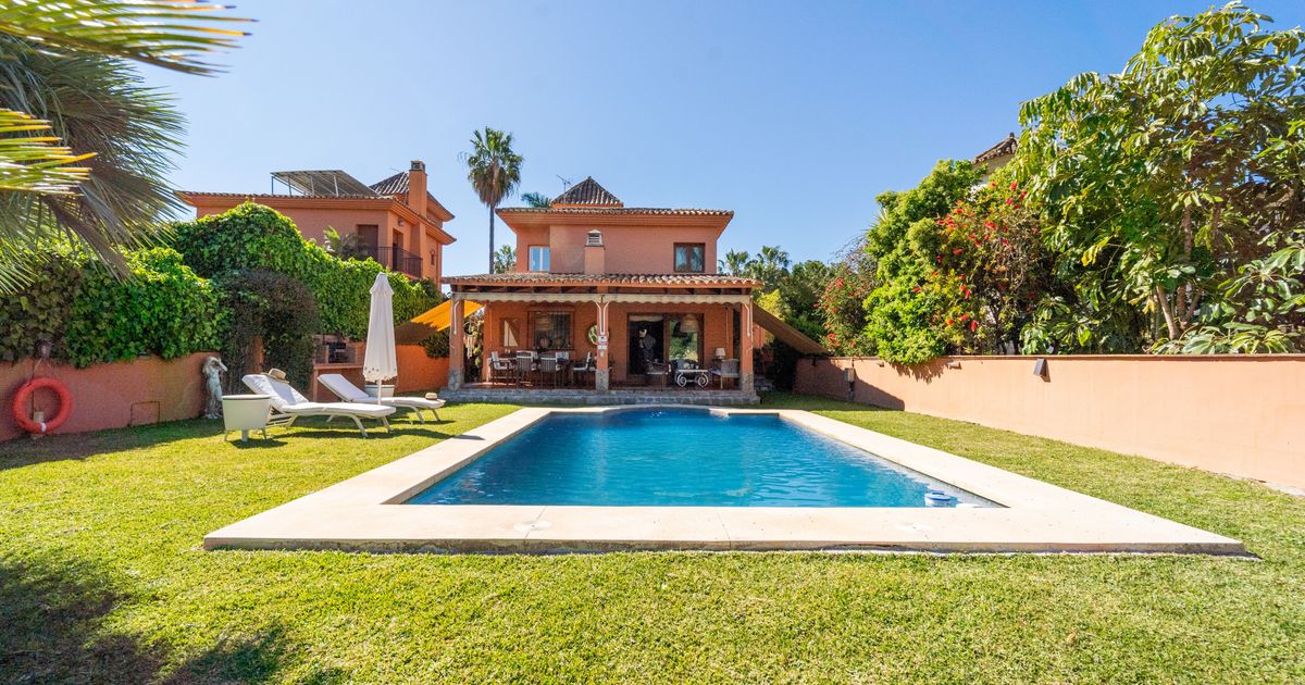 Villa in Mijas Costa, Sierrezuela, Mijas Costa, 2/12